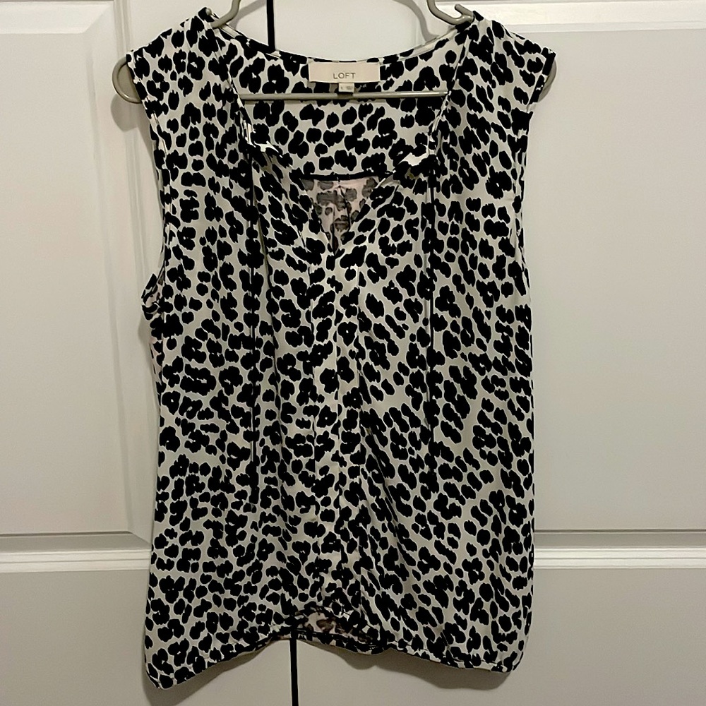Loft blouse in great condition!